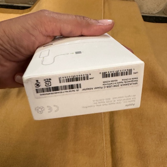 Sold Apple USB-C 20w block only, retail is $19-$22 - Picture 3 of 4